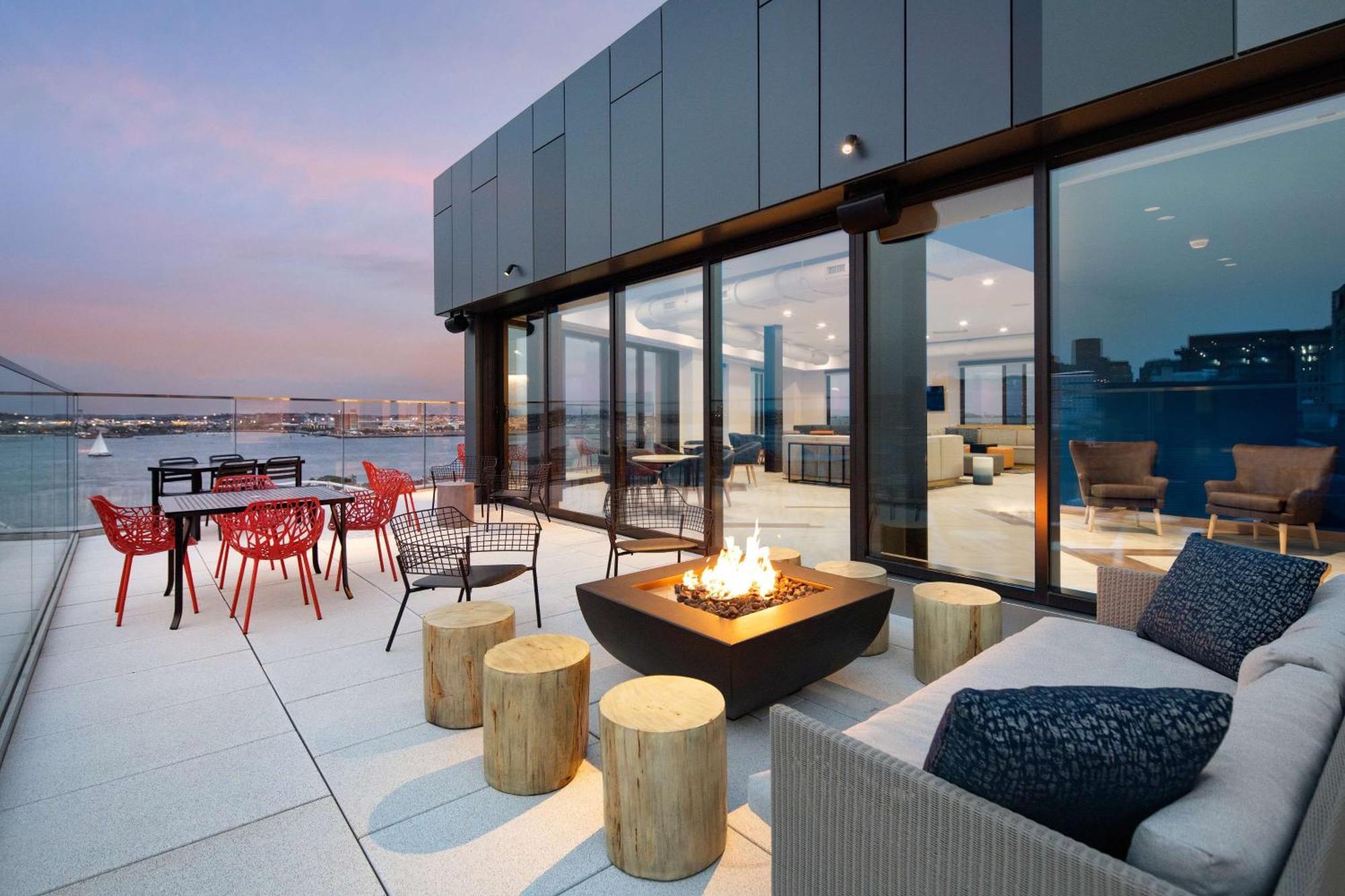 Hyatt Place Boston/Seaport District Экстерьер фото