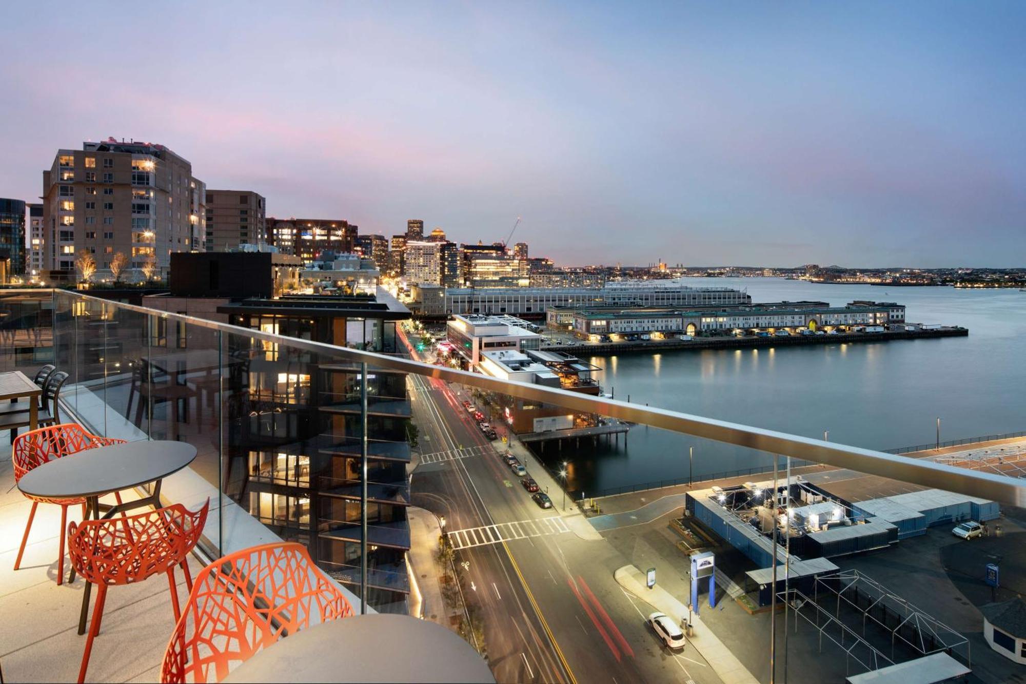 Hyatt Place Boston/Seaport District Экстерьер фото