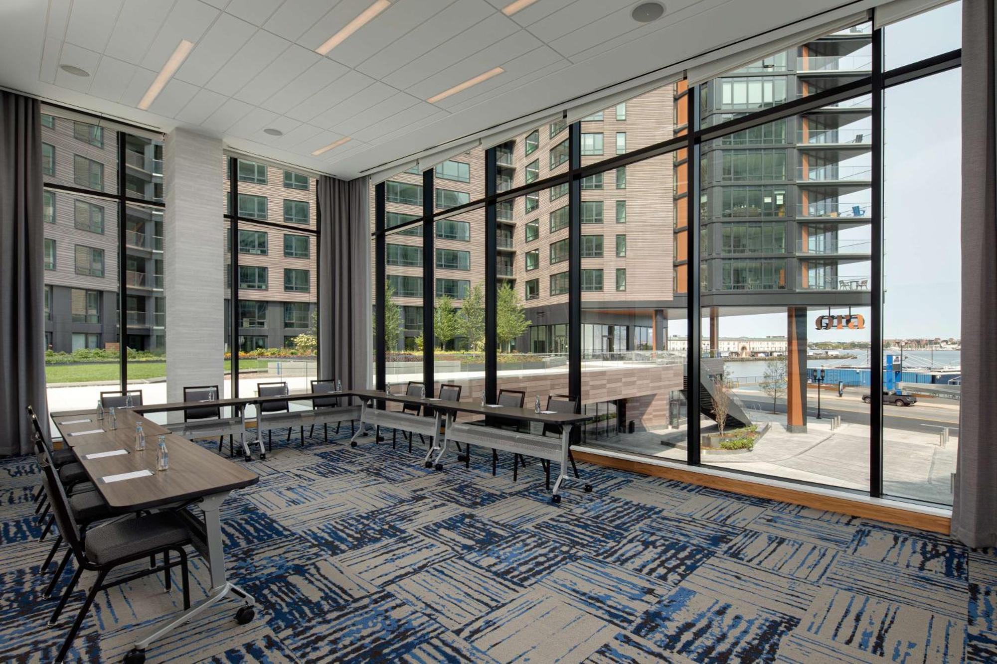 Hyatt Place Boston/Seaport District Экстерьер фото