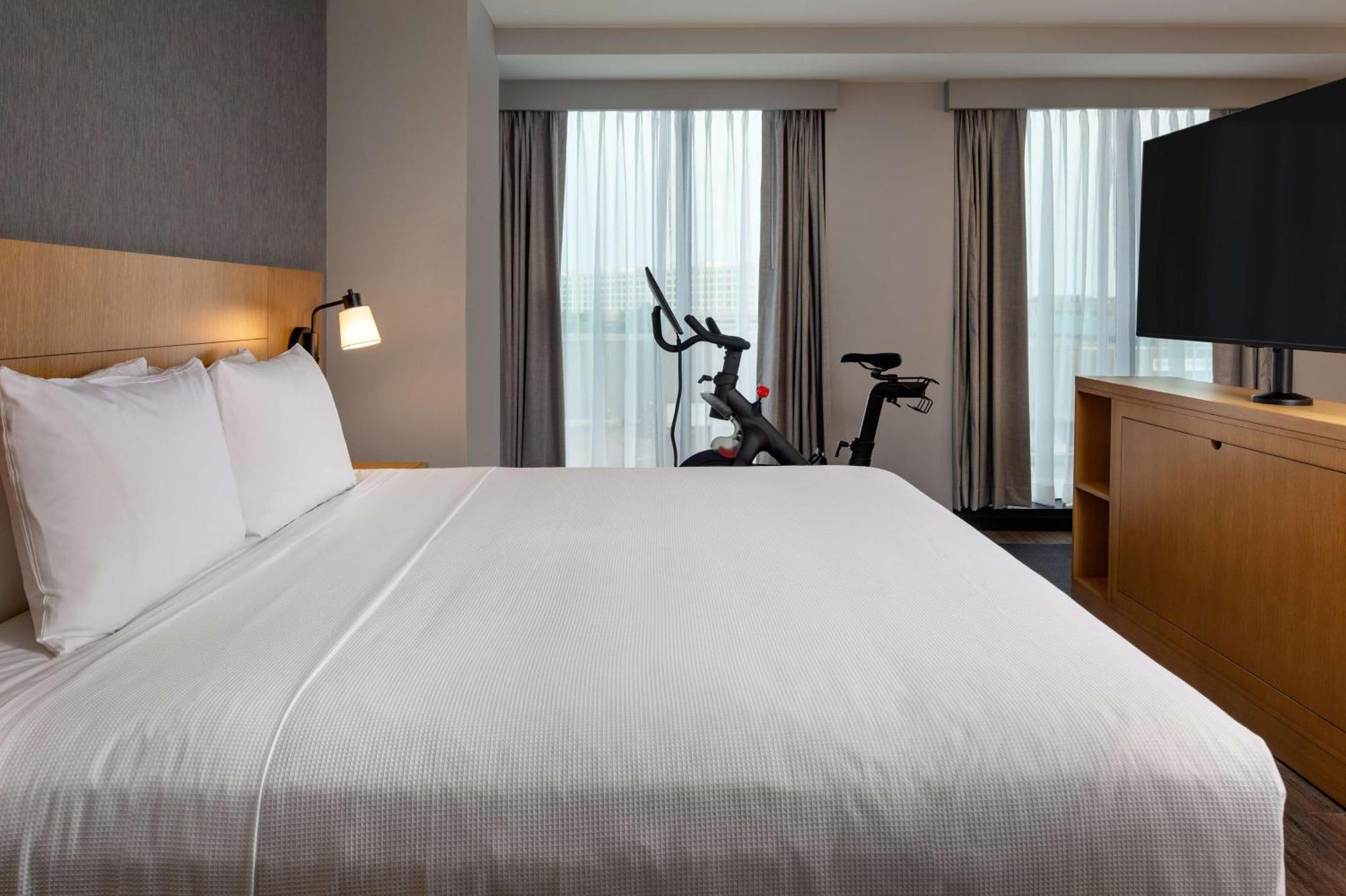 Hyatt Place Boston/Seaport District Экстерьер фото